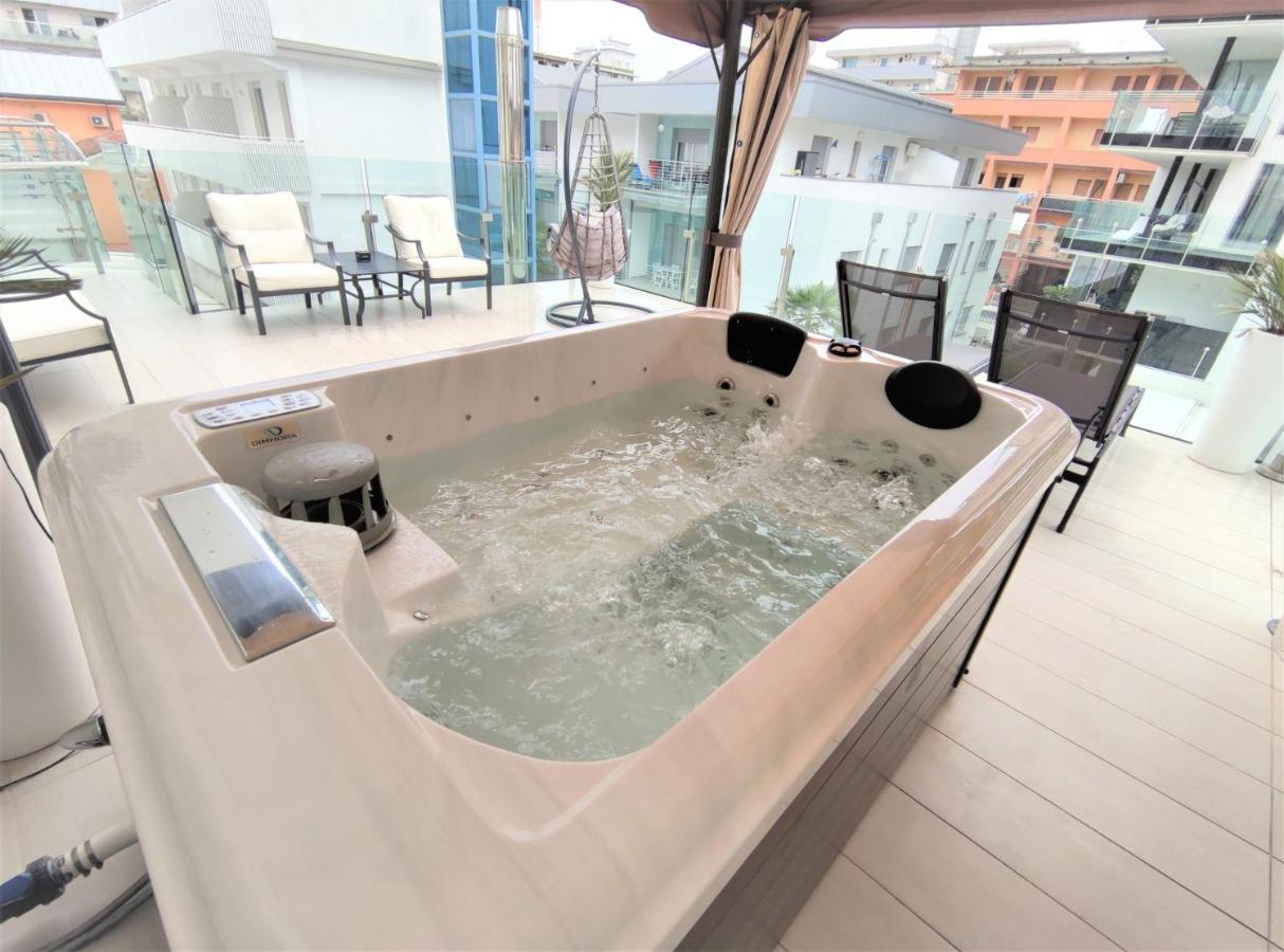 Hotel Rossini 4S Lignano Sabbiadoro Ngoại thất bức ảnh