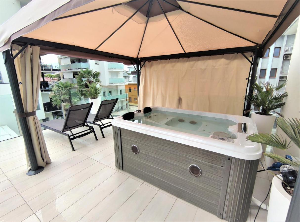 Hotel Rossini 4S Lignano Sabbiadoro Ngoại thất bức ảnh