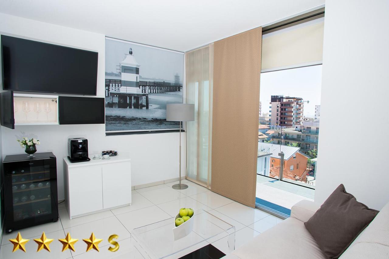 Hotel Rossini 4S Lignano Sabbiadoro Ngoại thất bức ảnh