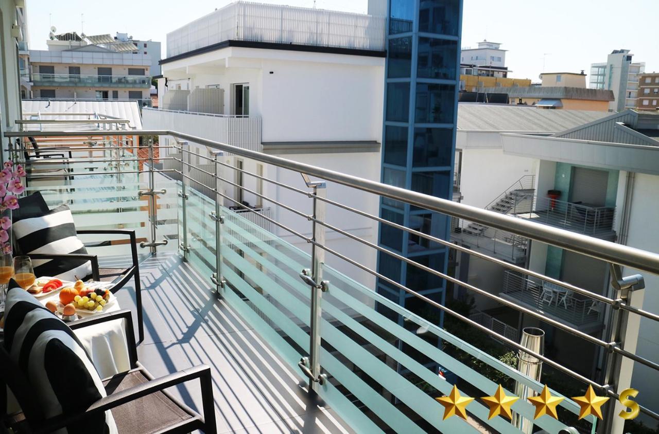 Hotel Rossini 4S Lignano Sabbiadoro Ngoại thất bức ảnh