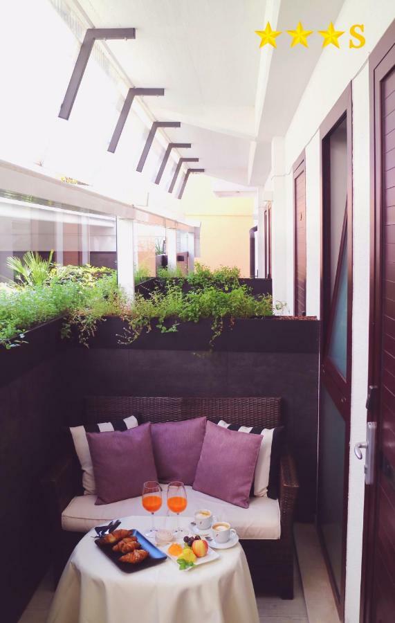 Hotel Rossini 4S Lignano Sabbiadoro Ngoại thất bức ảnh