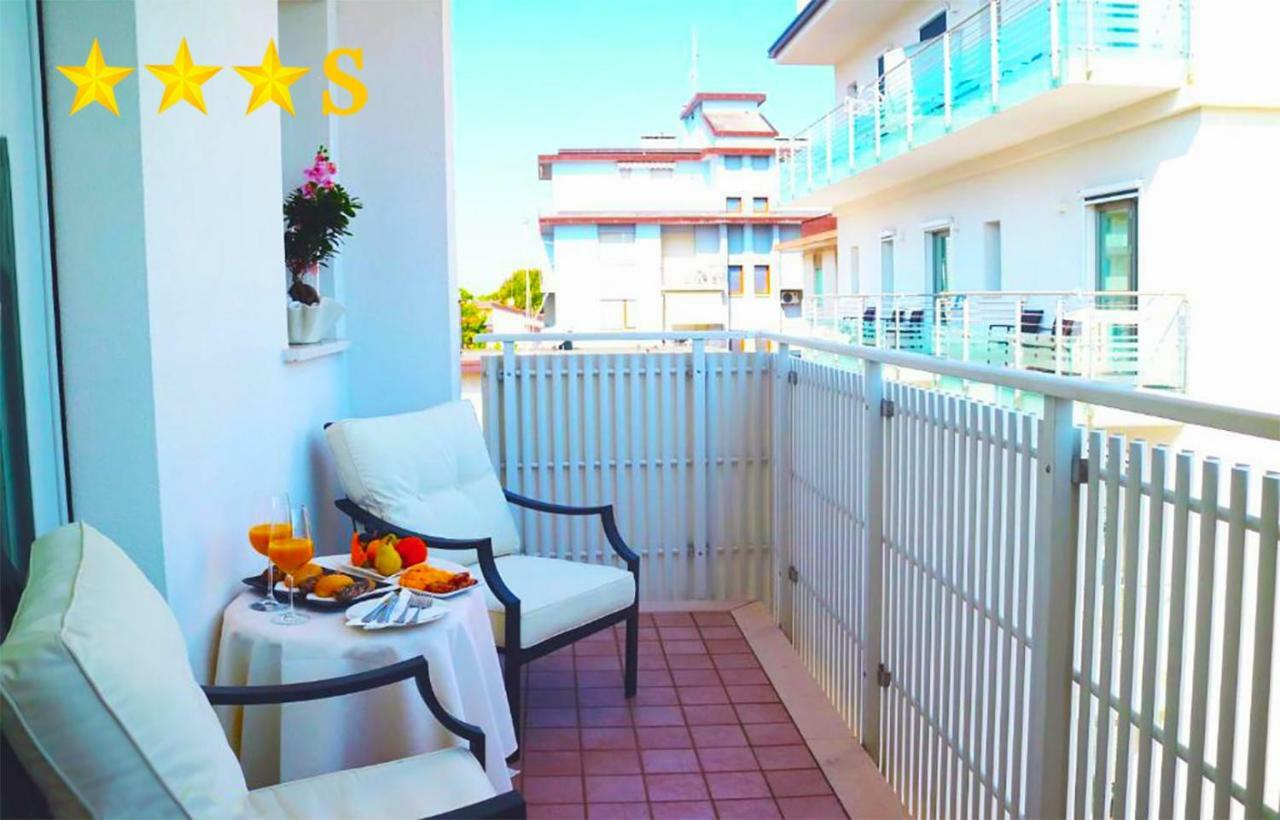 Hotel Rossini 4S Lignano Sabbiadoro Ngoại thất bức ảnh